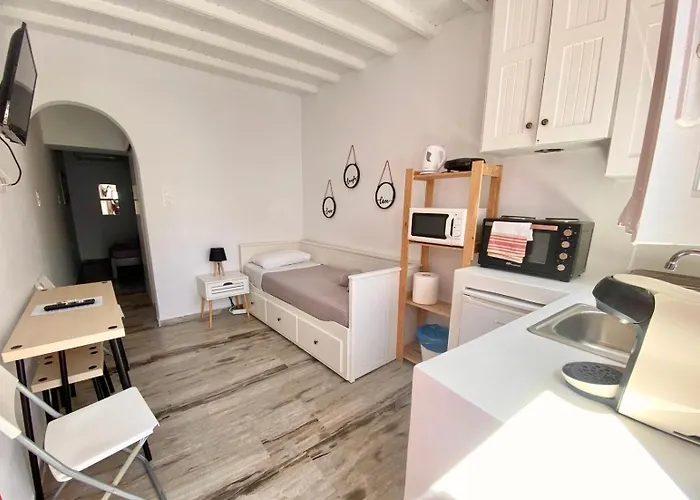 Elenitas Town House With Balcony And Sea View